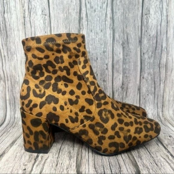 Sugar Shoes - Sugar Itsie Women's Size 10 Leopard Stretch Ankle Boots